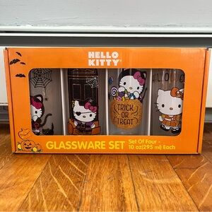 Hello Kitty Halloween Glassware Set